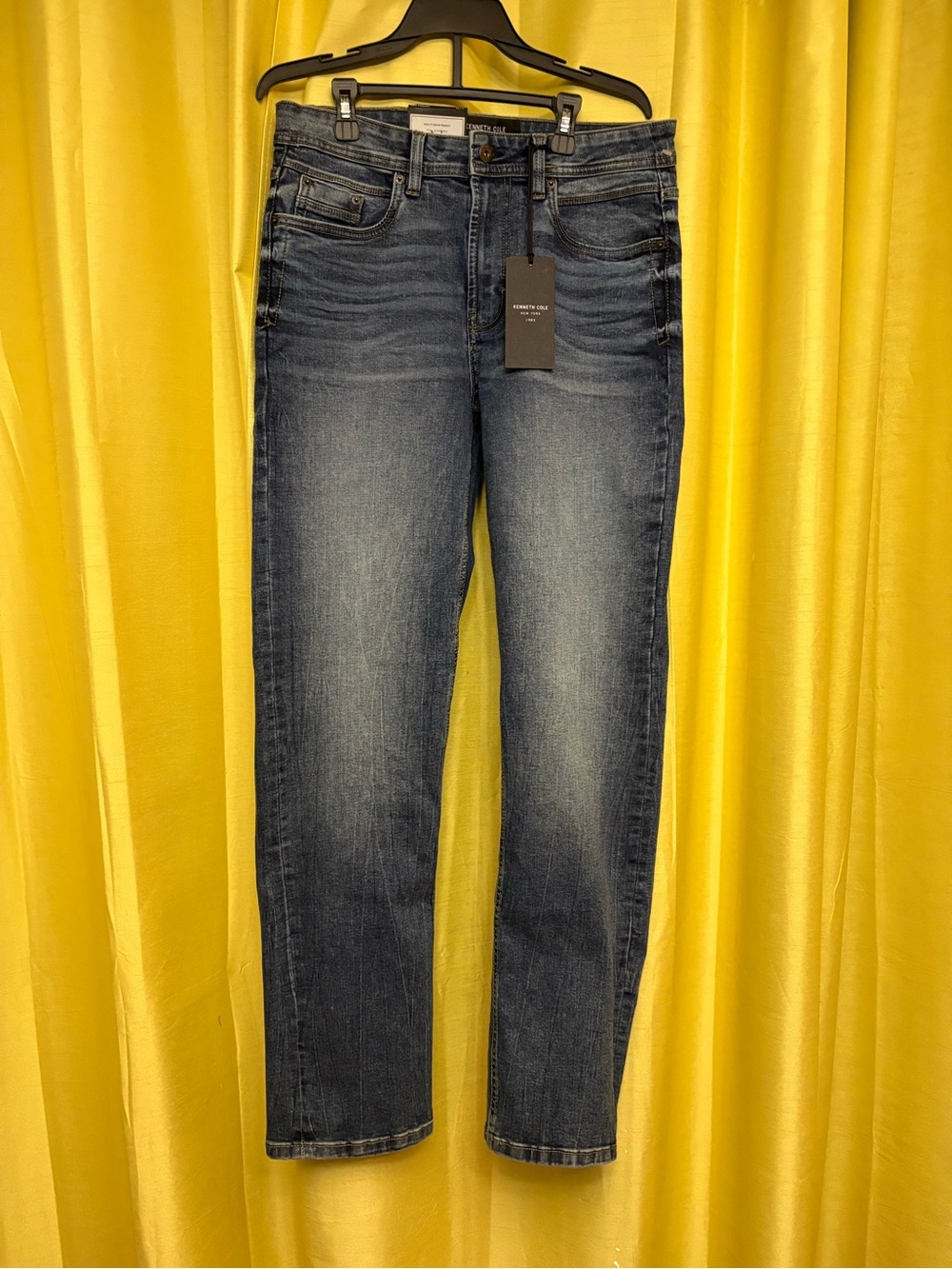Men’s Mid Wash Blue Straight Jeans
